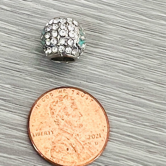 Silver plated blue enamel & paved clear crystal SNOW FLAKE ❄️ bracelet charm - Picture 6 of 6